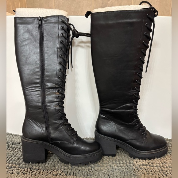 Nasty Gal Black Lace-Up Chunky Knee-High Boots - Picture 5 of 10